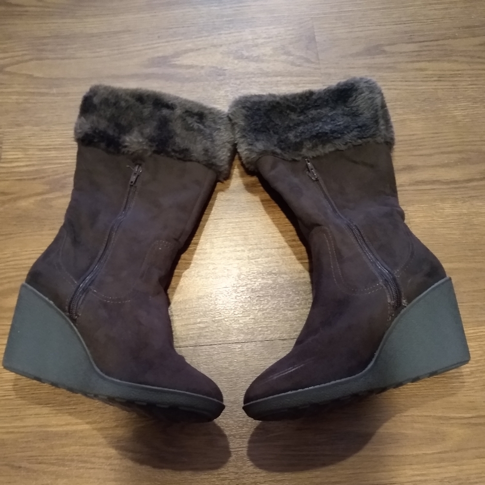 Brown Mid-Calf Wedged, Zippered, Furry Boots
